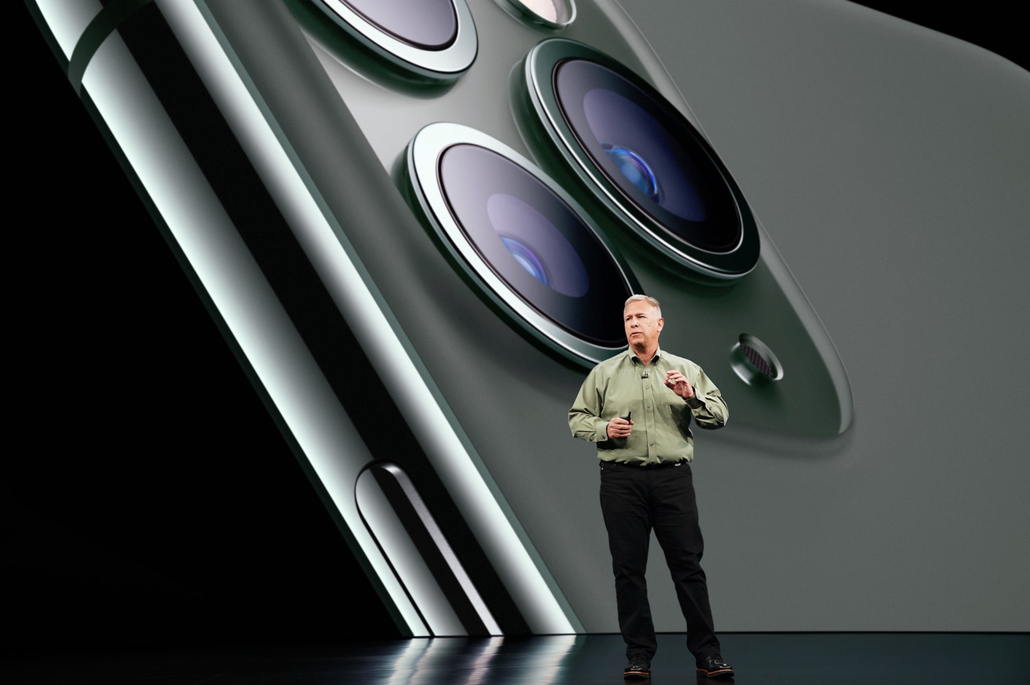 Phil Schiller Apple ürünleriyle ilgili bilgi sızdıran Jon Prosser’ı blokladı